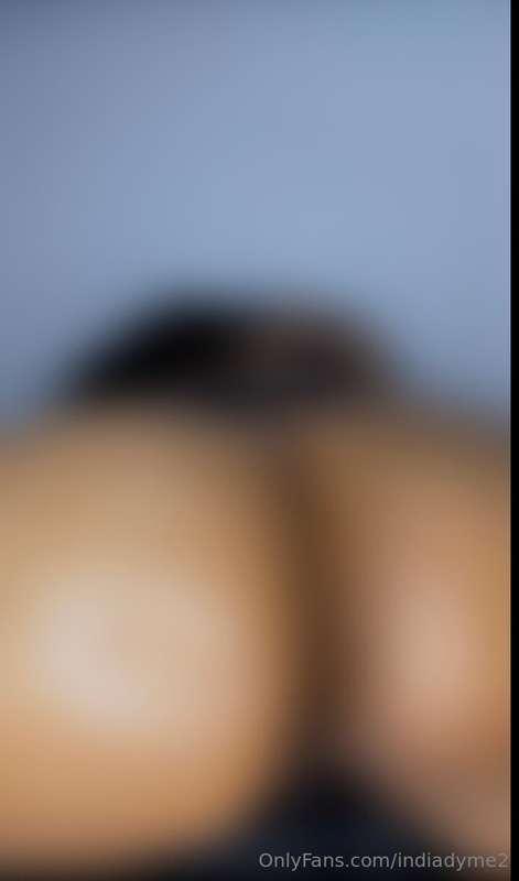 ASS IN YOUR FACE 🍑 while I make my pussy play peekaboo in be..