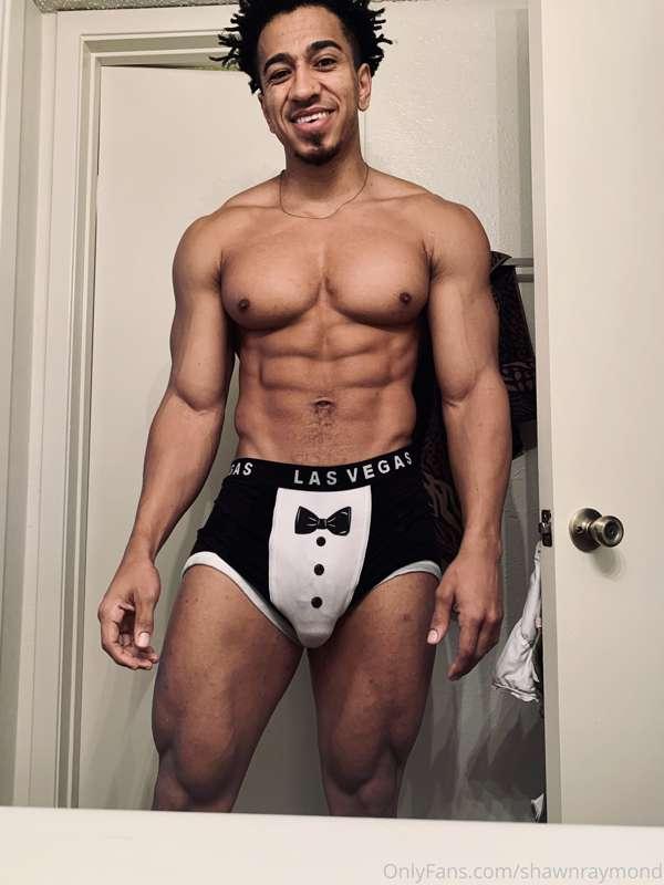 Good MORNINGGGG!
I decided to throw these on for all of you,..