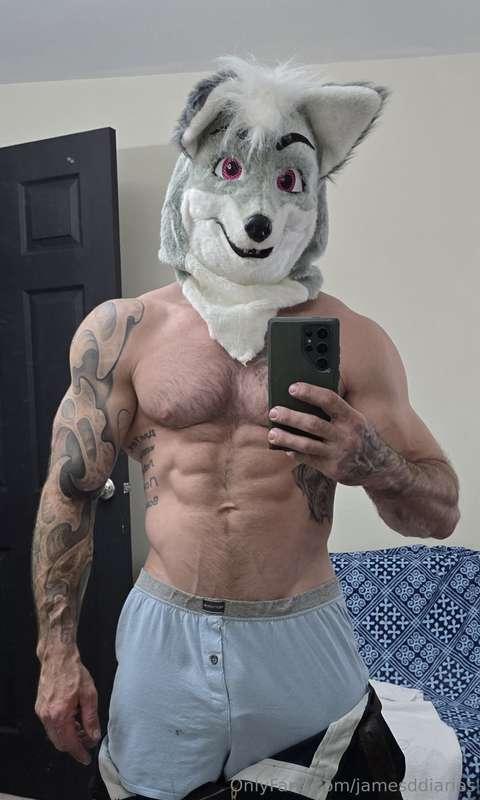 Who wants furry content? 😈