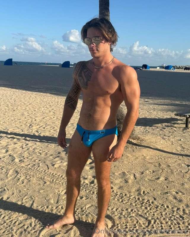 Wanna see some nude beach content??🩵