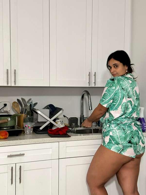 Doing my silly little chores 🙂‍↕️🩷