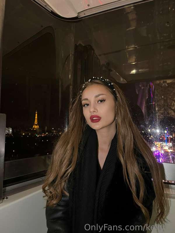 Sweetie, let's walk all night long 🌃💋