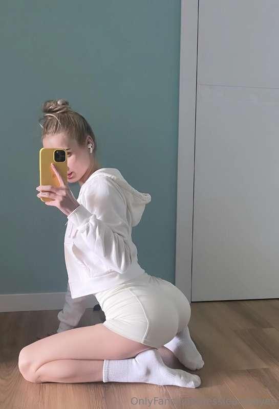 💞Hello, I’m Sylvia @sylwia_laly, 🥰 I’m 20, and between lectu..