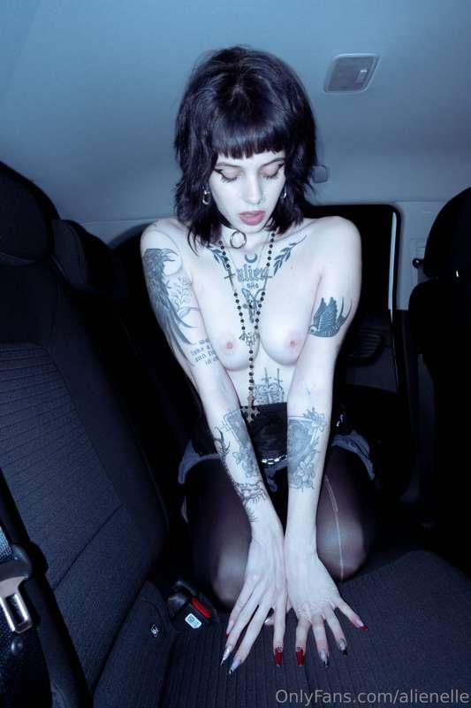 alienelle image #8