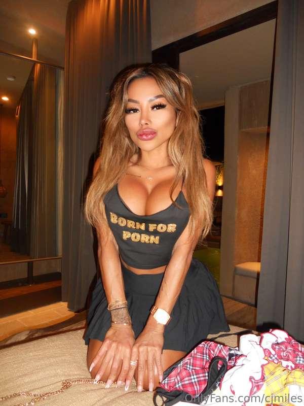 My shirt says it all 😈 but which kind of porn I do is ur fav..