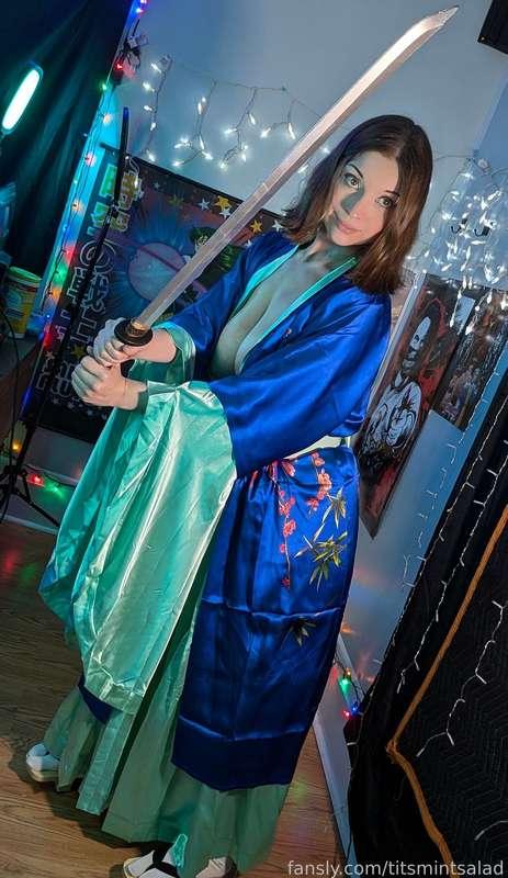 Do I make a good samurai? 

#fyp #cosplay #samurai #kimono #curvy #tits #cleavage #robe #boobs #titsmintsalad