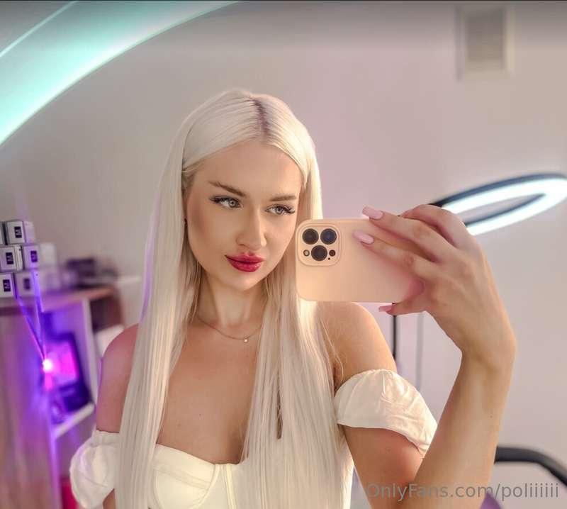 Free subscription today only.Juicy pussy @mollyymollyy reall..