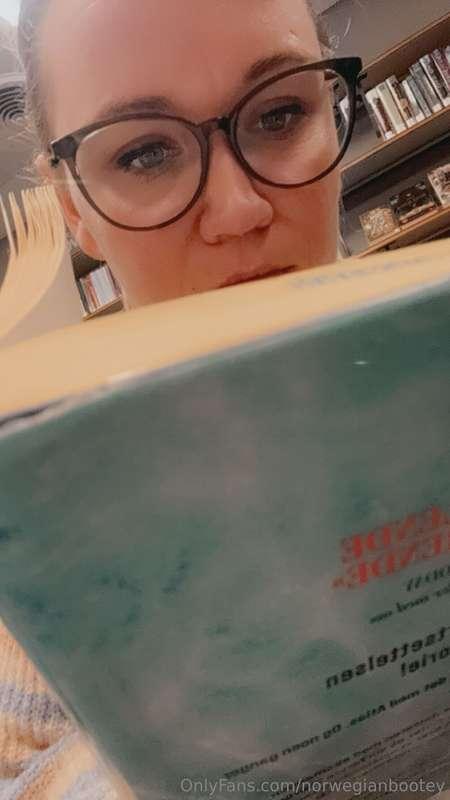 I love reading! But in my mind here, I’m thinking «Come meet..
