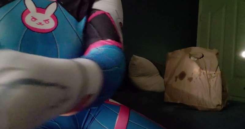D.va belly stuffing <3