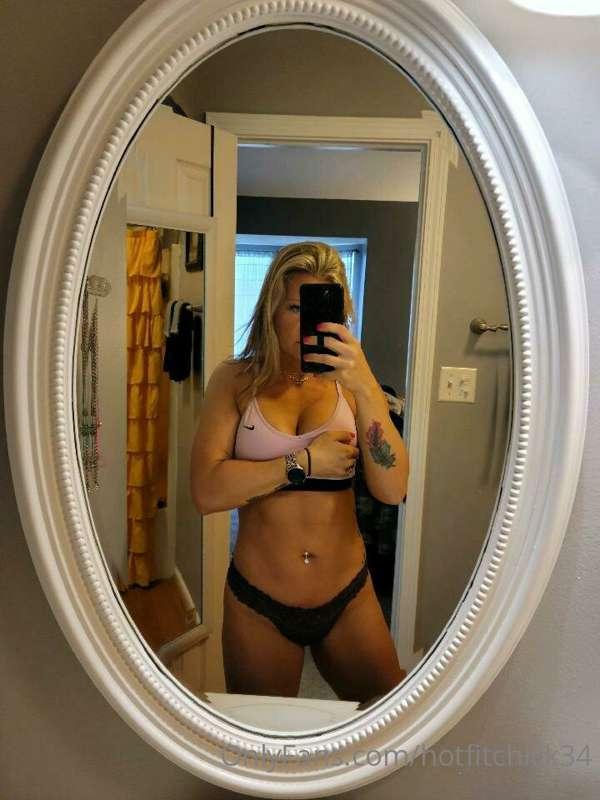 Its Friday!! Weekend is here.. time to get naked!! 💋😘
