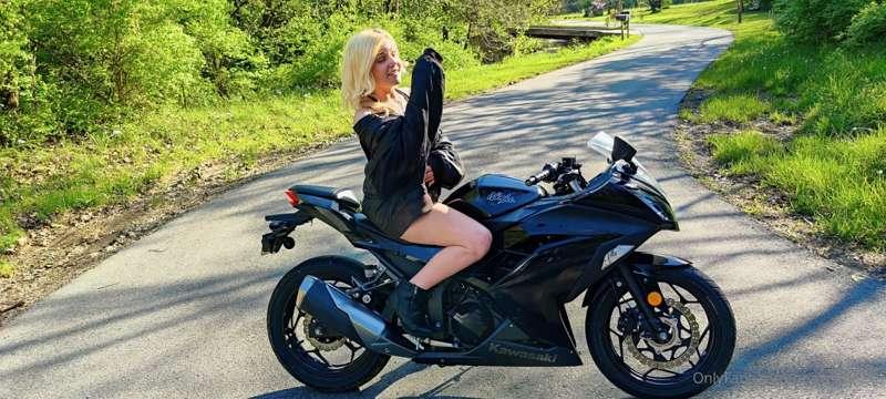🏍🏍🖤🖤