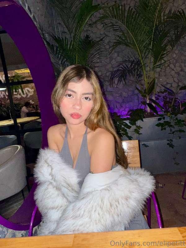 Would you prefer me to take off my coat... or my dress? 😳