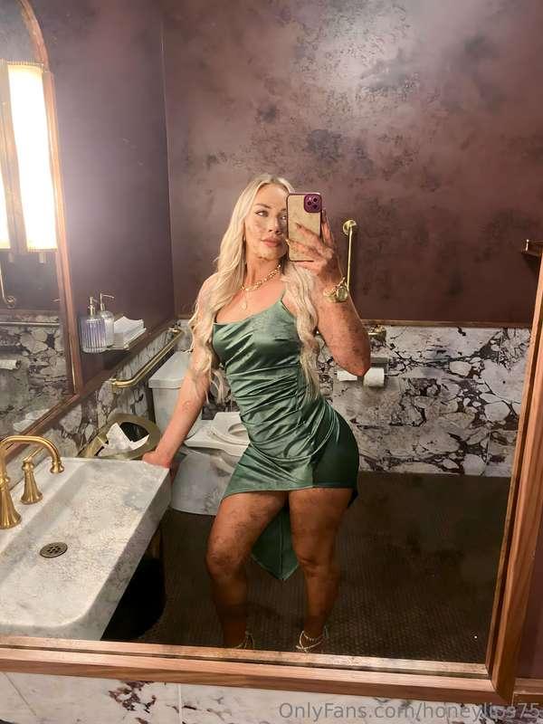 New dress do you like it? 💚