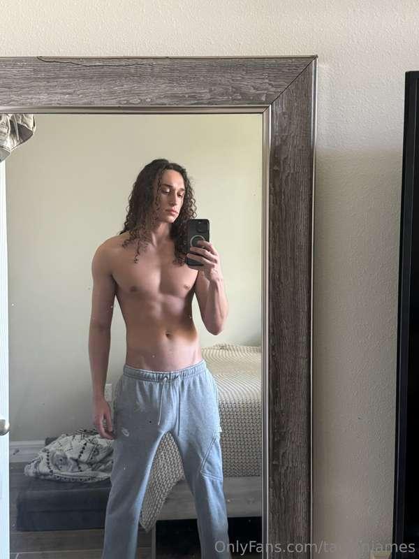 Wanna see what I’m packing today? 🍆