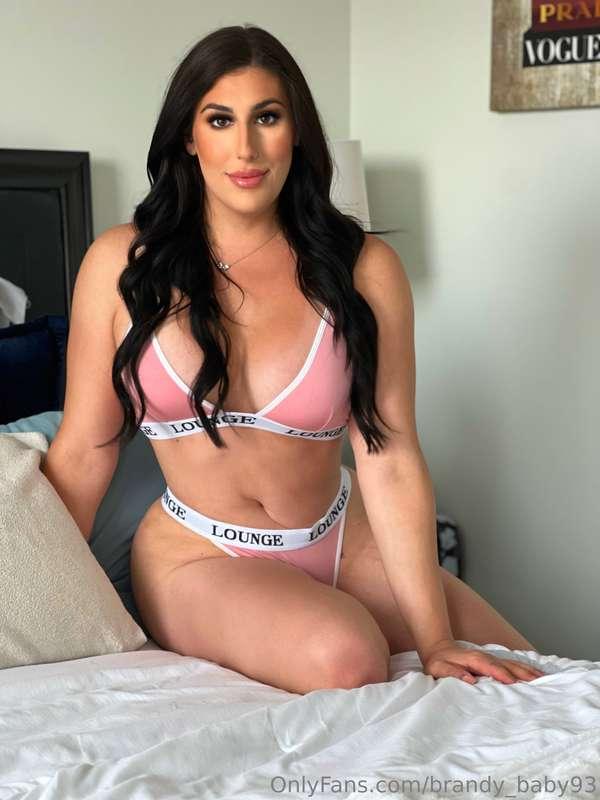 Moving the fun to the bedroom 💦💦