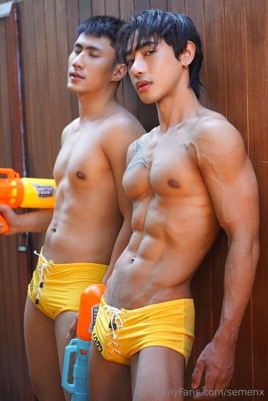 💦🥂 The heat makes you feel good. Let's splash water. 🥂💦 แฮปป..