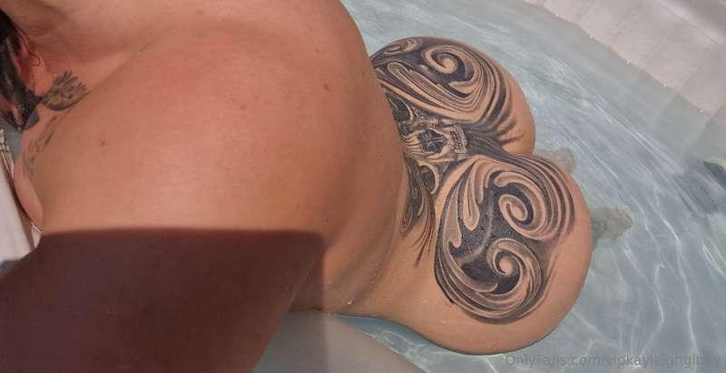 Need more sessions on my tattoo soon 😫👌🏻