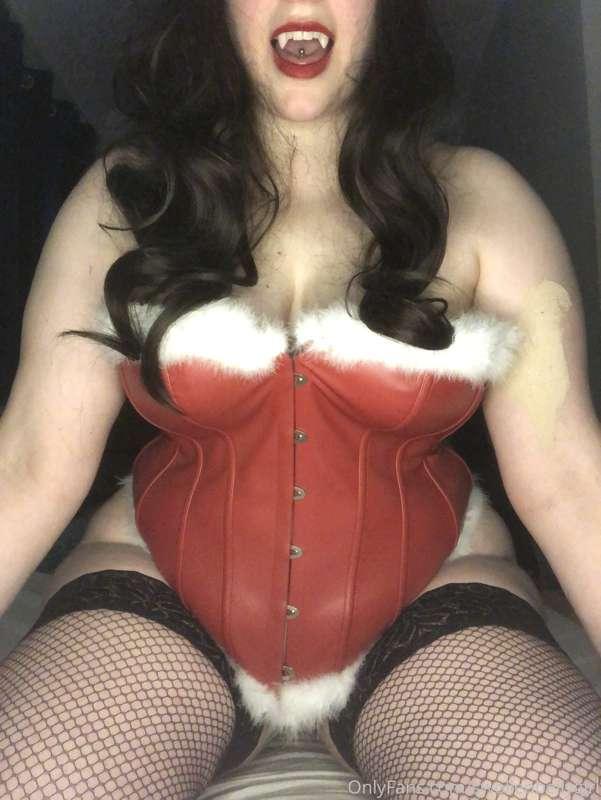 Hope you’re all having some good festive fun 😊 
Two new vide..