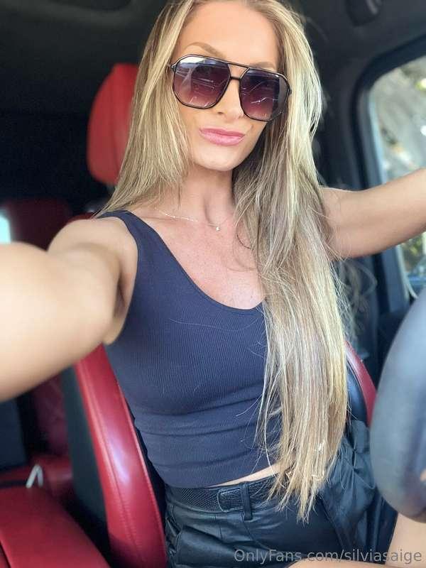Be honest… you’ve fantasized about me in the backseat 😈🩵