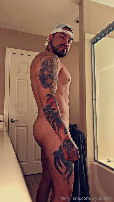 I’ll be your towel rack 😜