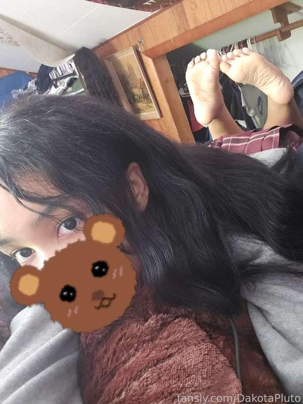 Just me wigglin around in my new skirt :33

#teen #petite #barelylegal #young #babyface #asian #teenager #18yo #pussy #skirt #schoolgirl