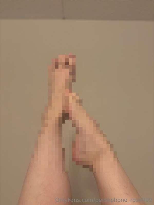 Haven't posted my beautiful, plump, perfect feet in a while...