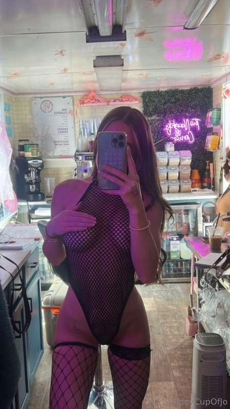 Reflections never looked this naughty 😏🔥