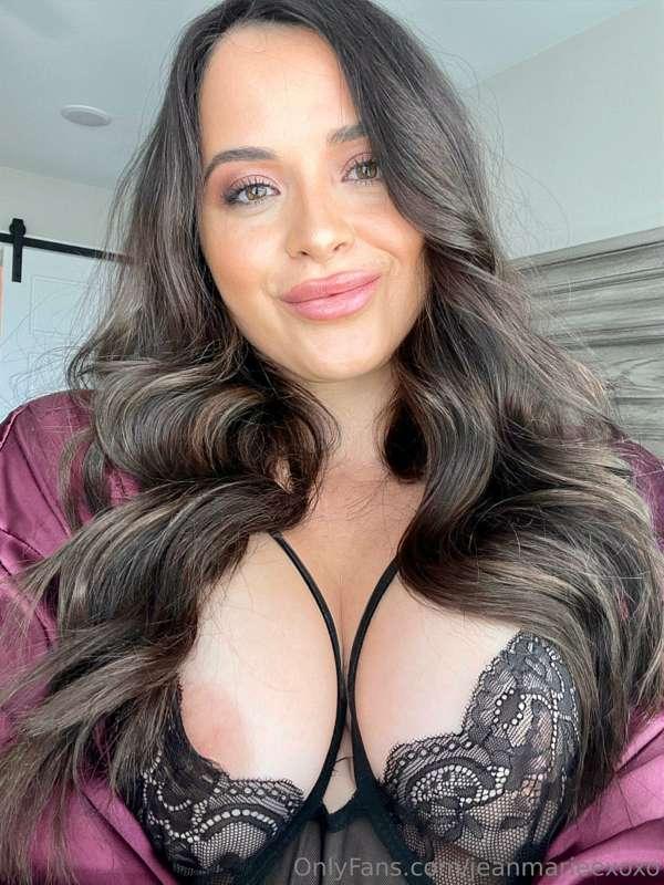 Hey daddy I want you to see my tight little pussy and nudes ..