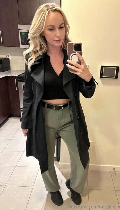i love how this outfit looks, Tip if you agree😛