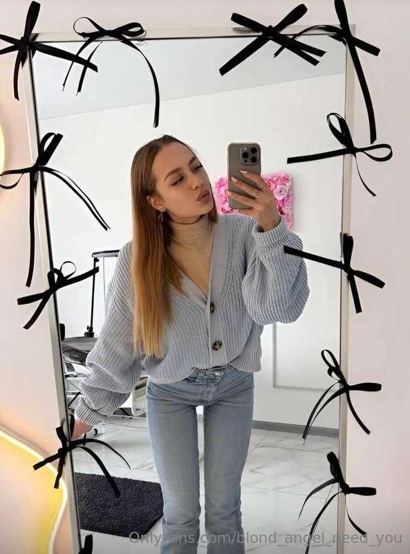 🌸 Just a girl with a spark 🌸 Bringing warmth, charm & a bit ..