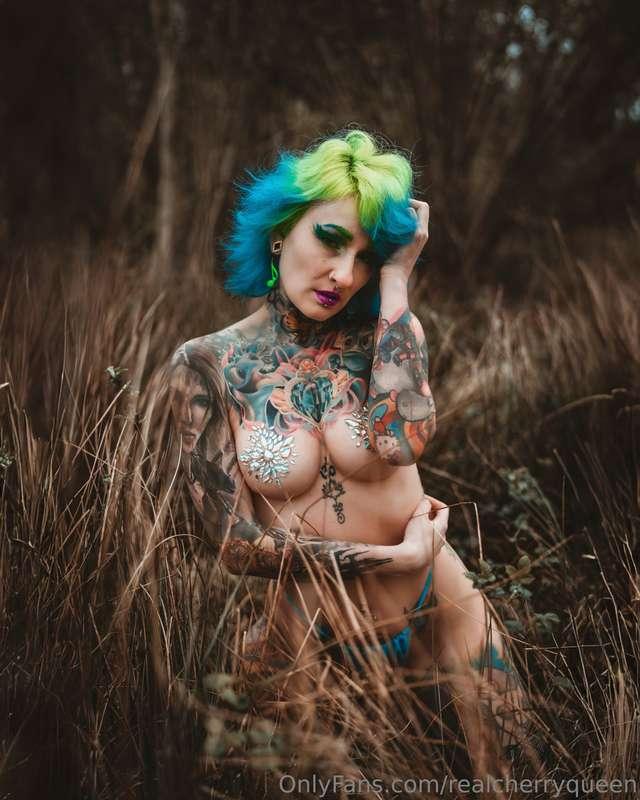 Who wants to find me in his Easter basket?😁.Shot by @chris_s..