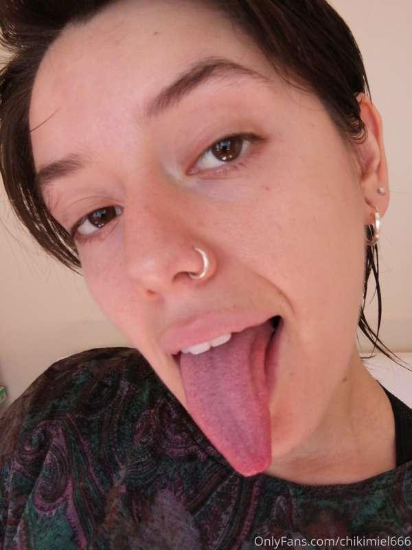 👅