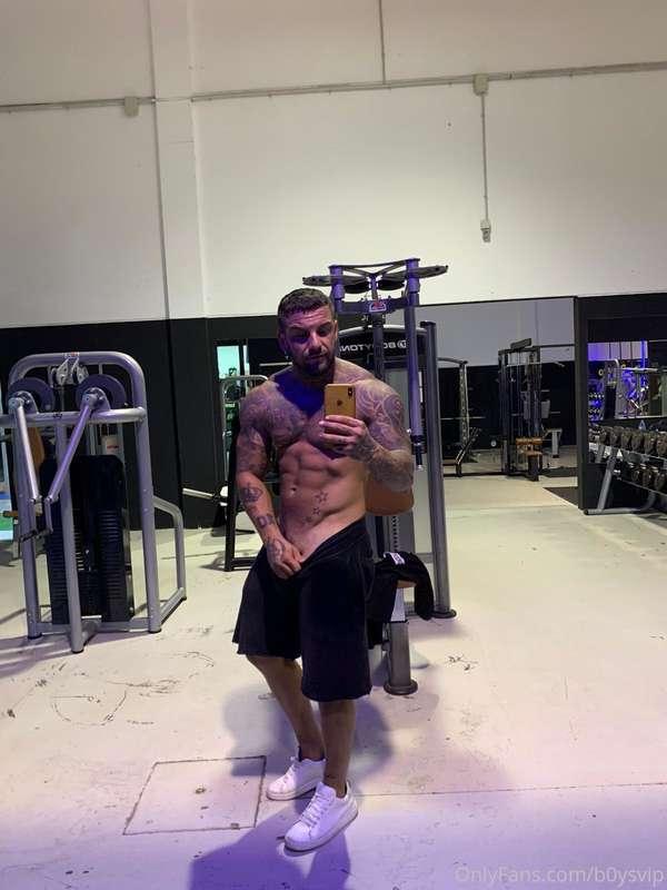 After training I check that all the muscles grow😈😈🍆🍆🌽🍌🤪. Des..