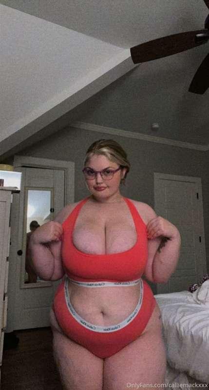 Pretty pink CK set 😜 I always look hawttt with my glasses to..