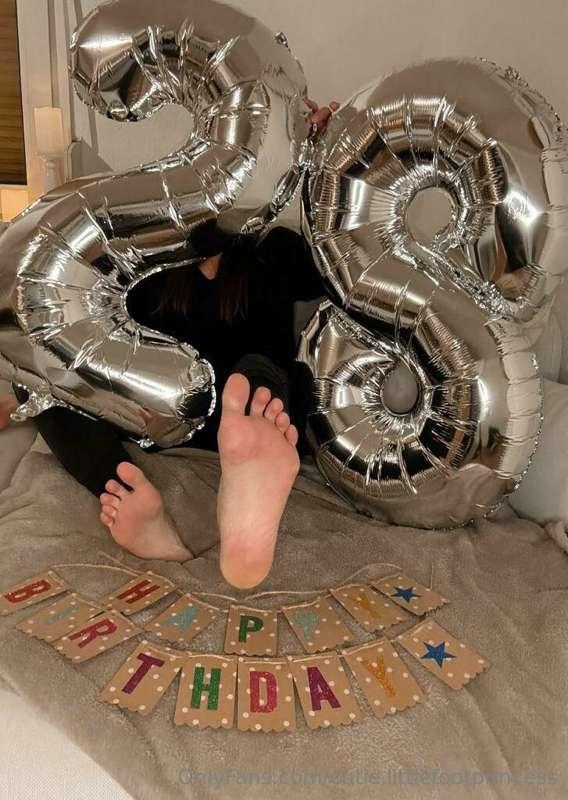 Hey meine süßen!! 
Heute ist mein Geburtstag und ich werde 2..