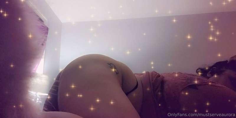 Crawl up to this big ass and take a big Sniff. Goddess loves..