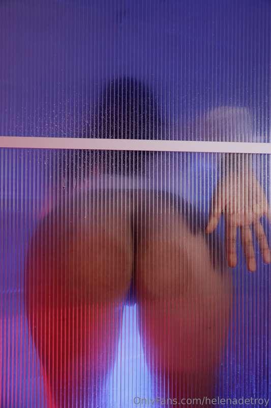 Today I’m feeling super naughty, anyone wanna give me a span..