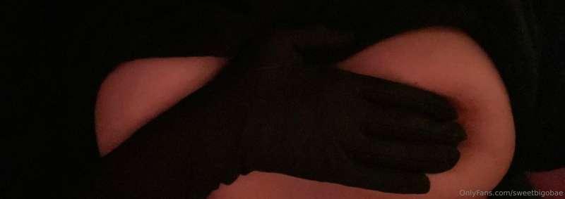 Wanna see? 😈 go unlock my message 😉