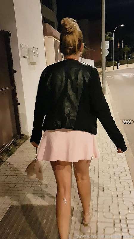 How about a super pee bundle and a LONG compilation video of me peeing + lots of single pee videos, all including slow motion, close up replays!
+ Some of me wetting myself too! 💦💦💦

#pee #fyp #peeing #pissing #wetting