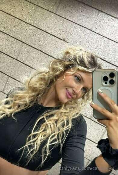 Do you like me with curls or straight hair? 😇😘