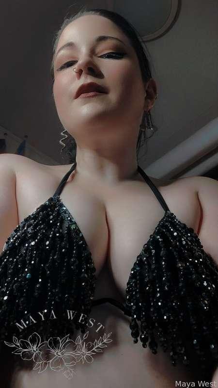 💋💕




#bbw #alt #tattoos #nipplepiercings #pierced #piercings #solo #naturaltits #bigtits #bigass #brunette #stockings #thighhighs #glasses 