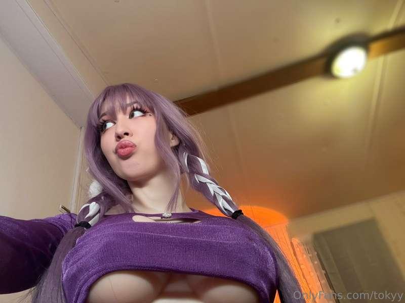 underboob
