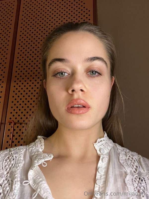 @roxyfireboobs  is new to OF and hopes to find a real connec..