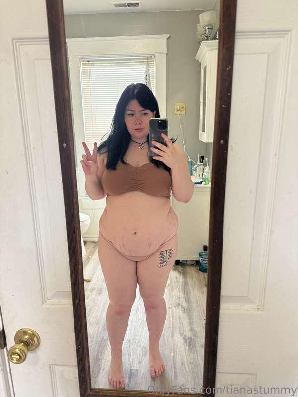 tfw ur naturally this thick (fat tbh) and cute upon waking u..