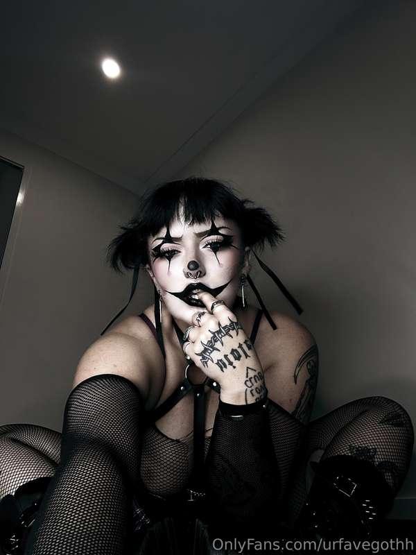 urfavegothh image #0