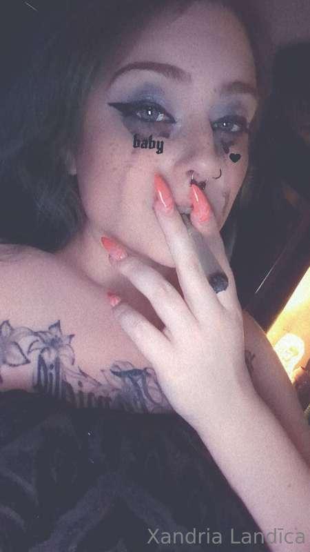 A blunt after being ruined just hits different 🥵