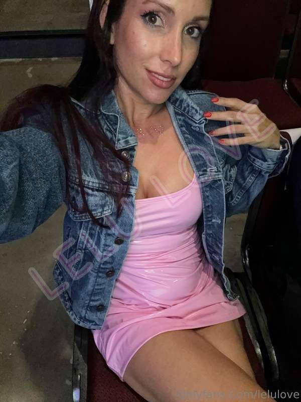 How we liking the fit tonight?? 💋💋