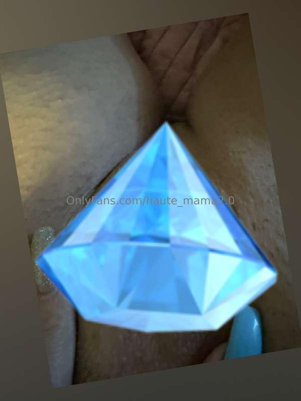 Somebody pleeeeaasseeee come put this in their mouth???