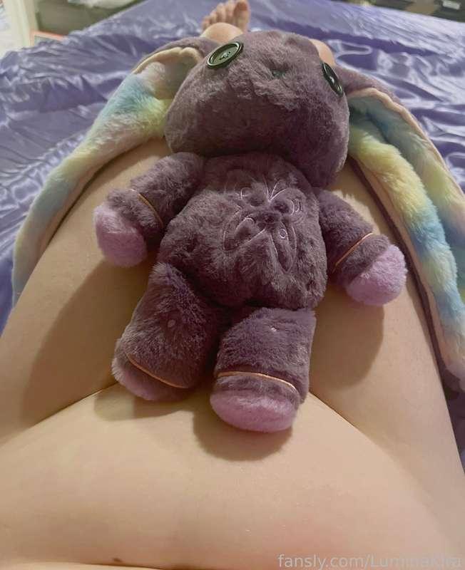 I got a new stuffy… and ohh here’s some thighs too 👀

Thanks Zenith for getting this off my throne! 
If any of you want to spoil me I’d blush btw 

—&gt; https://throne.com/luminakira

( if you pick something up dm me and I’ll send you something spicy)

#lewdtuber #vtuber #thighs #hentai #cosplay #lewdcosplay #erocosplay #egirl