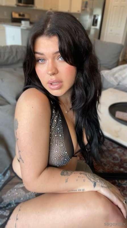 craving cock.. can i have yours? 💋
